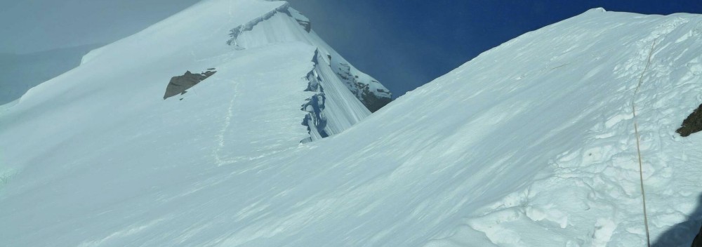 Twin Expedition to Kun, 7077 m and Dzo Jongo East, 6120 m