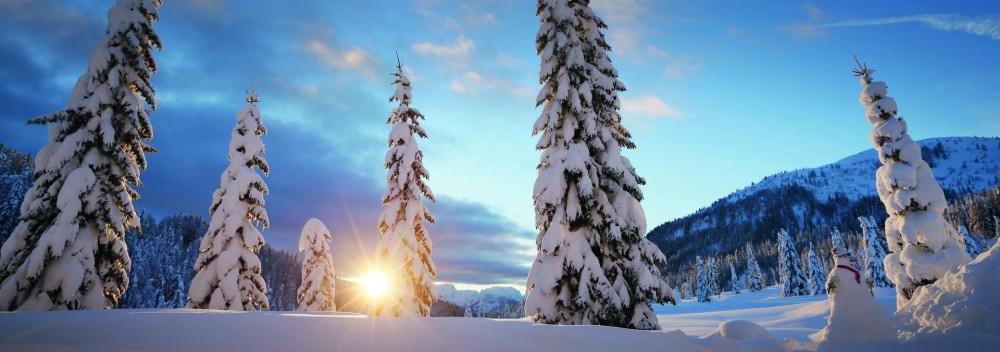 Snowshoe Hikes at Kreuzbergpass in Sexten