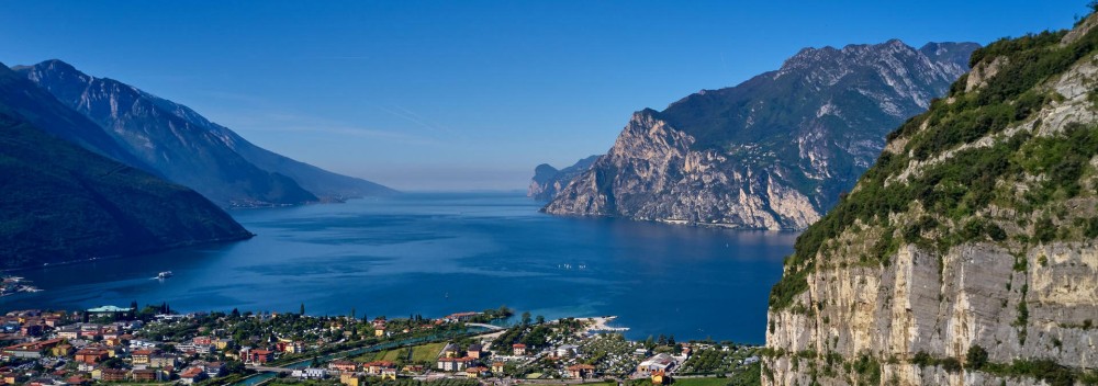 Hochgelegene Klettersteige mit atemberaubender Aussicht auf den Gardasee