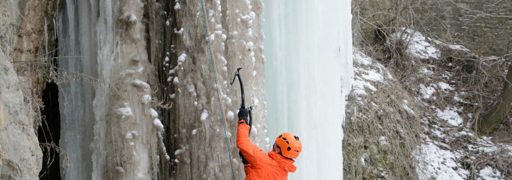 Advanced Ice Climbing Course in Pitztaler Taschach Gorge