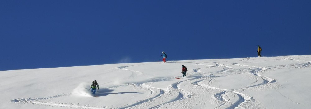 Youthful Peaks: Deep Snow & Ski Tour Course at Rudolfshütte